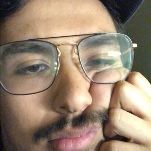 Meet your Posher, Carlos